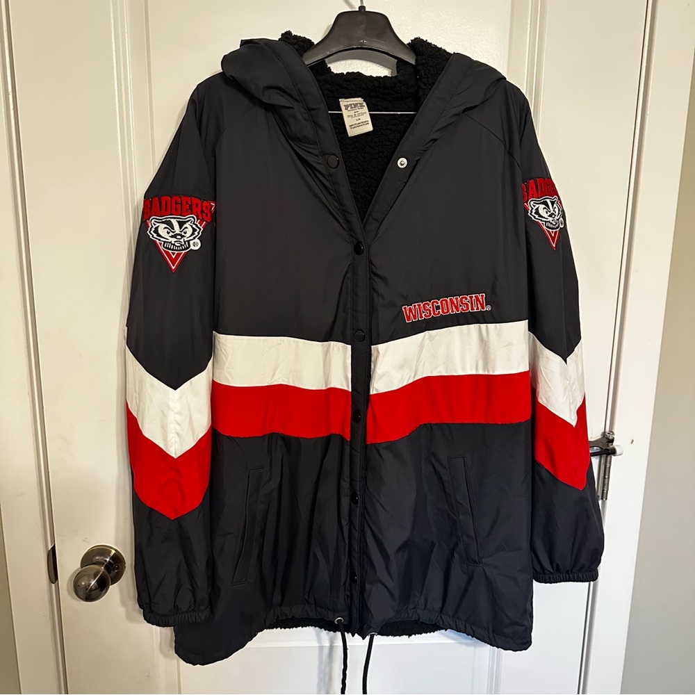 PINK Victoria's Secret Wisconsin Badgers Sherpa Jacket